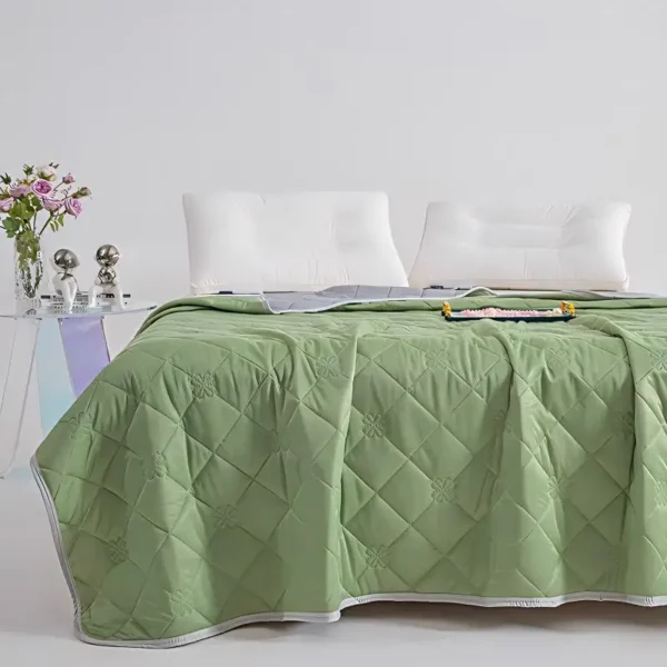 Lightweight Cooling-Style Blanket